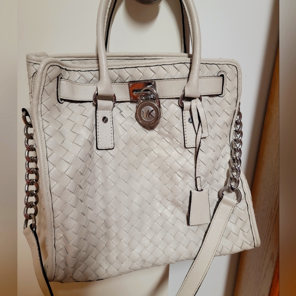 Authentic MICHAEL KORS HAMILTON Vanilla Colored Lock & Key Leather Handbag